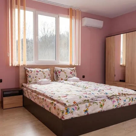 фея - център, безплатно паркомясто Appartement Gabrovo